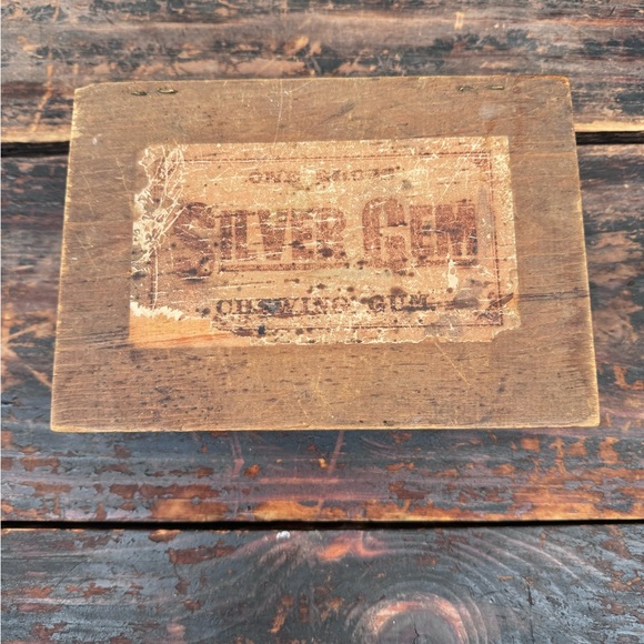 Antique (early 1900’s) wooden Silver Gem Chewing Gum box. - Picture 8 of 8